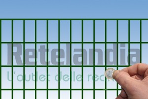 Rete recinzione elettrosaldata plasticata ideale per recinti di cani e animali esuberanti.